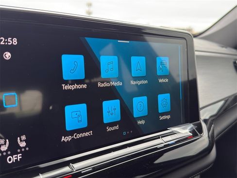 New 2026 Volkswagen Atlas Cross Sport SE image 17