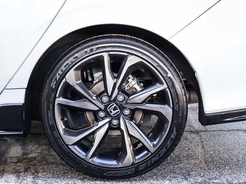 Used 2017 Honda Civic Sport image 10