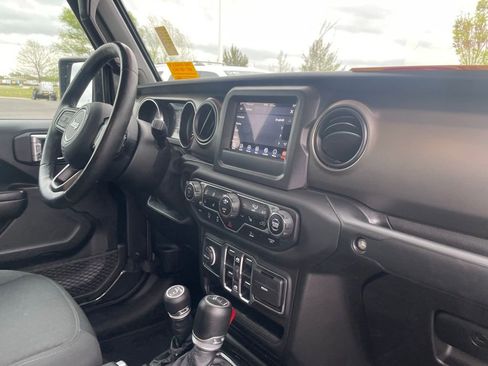 Used 2021 Jeep Gladiator Sport AWD/4WD image 31