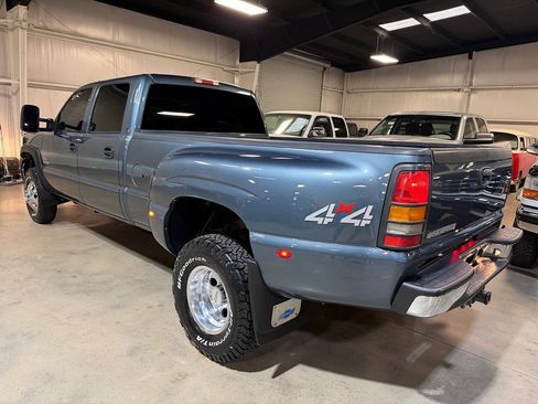 Used 2007 Chevrolet Silverado 3500 LT w/ Heavy-Duty Power Package AWD/4WD image 2