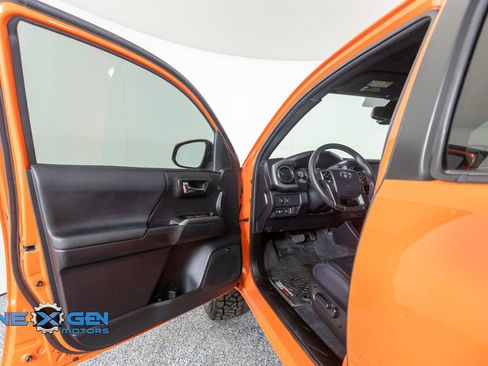 Used 2023 Toyota Tacoma TRD Pro AWD/4WD image 9