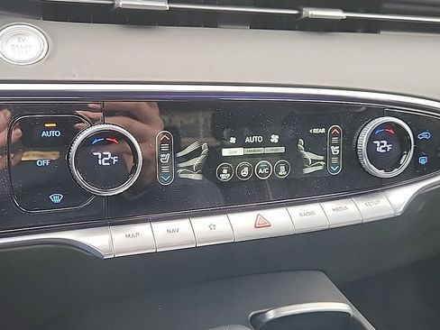 Used 2025 Genesis Electrified GV70 Prestige w/ Prestige Package image 19