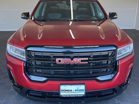 Used 2023 GMC Acadia SLT w/ Elevation Edition image 17