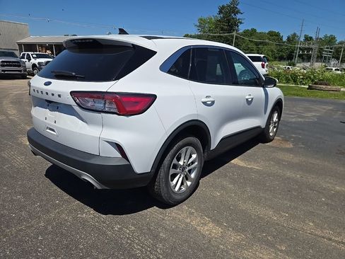 Used 2021 Ford Escape SE FWD image 3