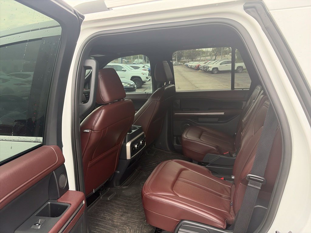 Used 2023 Ford Expedition Limited AWD/4WD image 9
