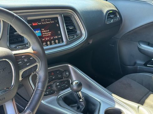 Used 2015 Dodge Challenger SRT Hellcat image 15