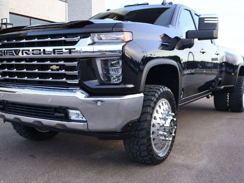 Used 2021 Chevrolet Silverado 3500 LTZ w/ LTZ Plus Package image 2