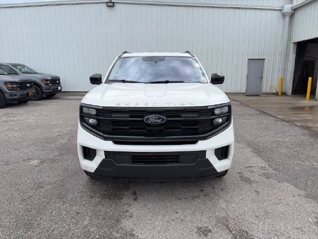 Used 2025 Ford Expedition Max Active AWD/4WD image 8