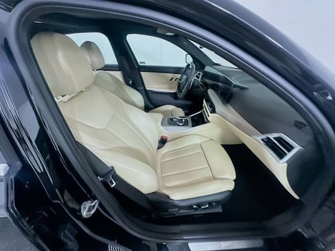 Used 2025 BMW 330i Sedan w/ Convenience Package RWD image 29