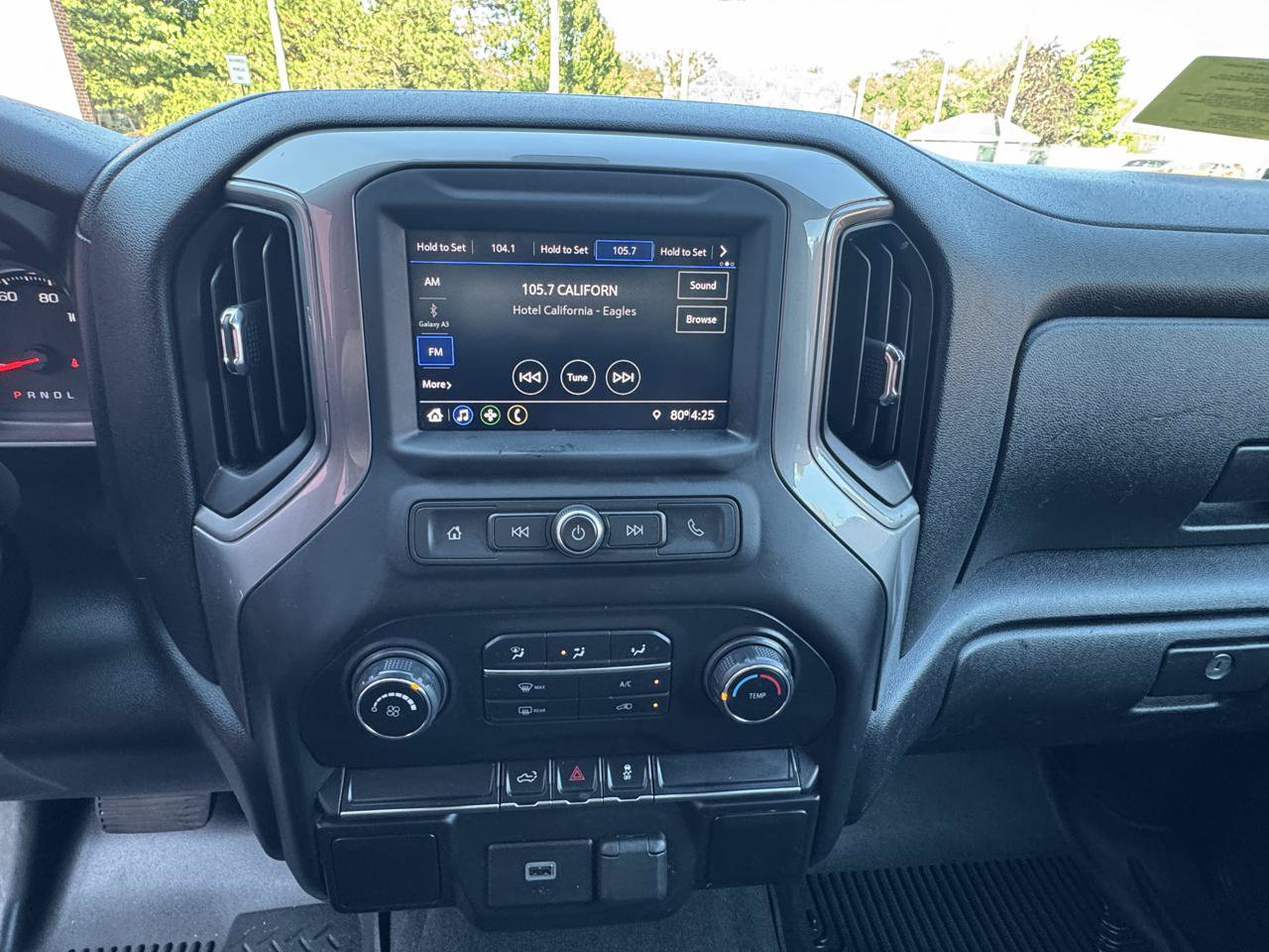 Used 2020 Chevrolet Silverado 1500 Custom w/ Custom Value Package AWD/4WD image 18