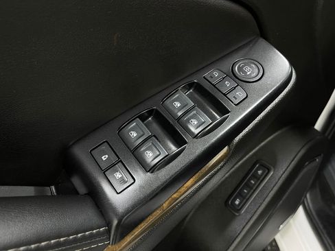 Used 2018 GMC Yukon Denali w/ Denali Ultimate Package image 18