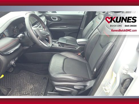 Used 2024 Jeep Compass Trailhawk image 25