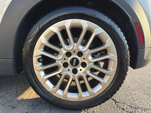 Used 2025 MINI Cooper 2-Door Hardtop image 26