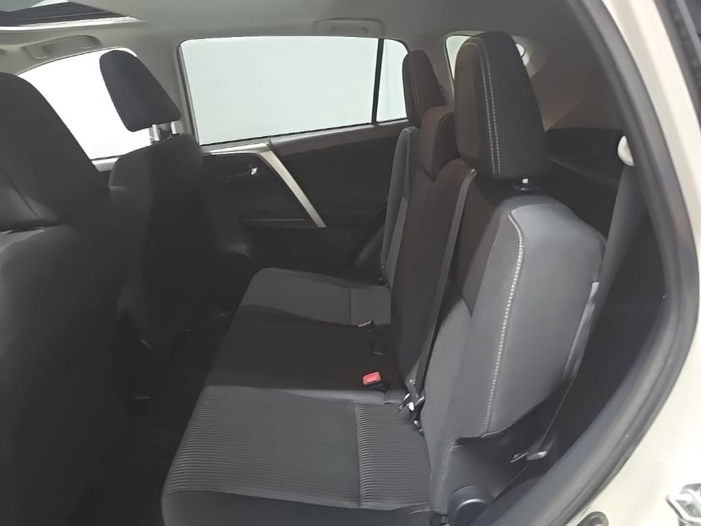 Used 2014 Toyota RAV4 XLE AWD/4WD image 15
