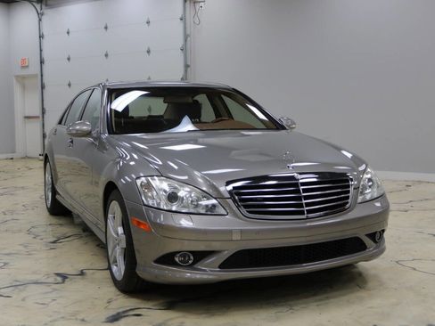 Used 2009 Mercedes-Benz S 550 image 3