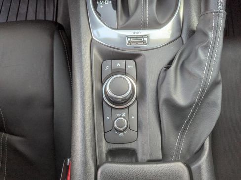 Used 2021 MAZDA MX-5 Miata RF Club RWD image 24