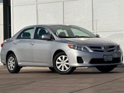 Used 2012 Toyota Corolla image 2