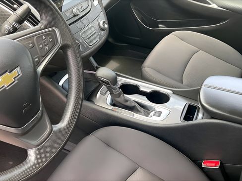 Used 2024 Chevrolet Malibu LT FWD image 15