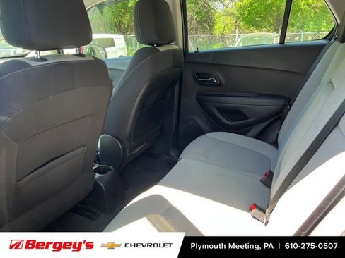 Used 2016 Chevrolet Trax LS image 10