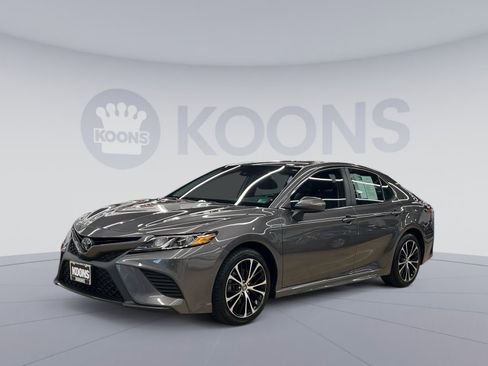 Used 2019 Toyota Camry SE image 1