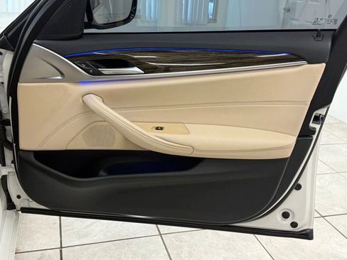 Used 2021 BMW 530i w/ Convenience Package image 22
