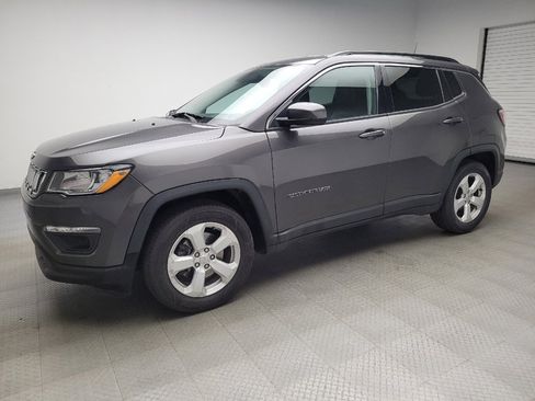 Used 2018 Jeep Compass Latitude w/ Popular Equipment Group FWD image 2