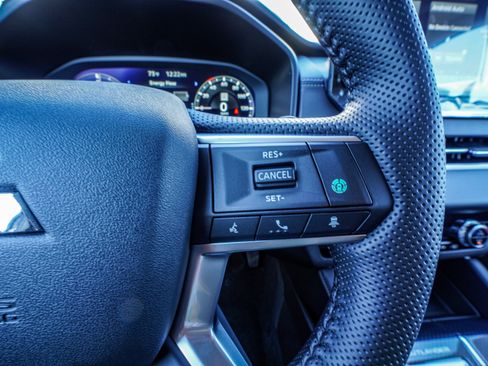 New 2025 Mitsubishi Outlander SE AWD/4WD image 16