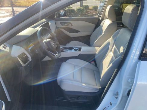 Used 2023 Nissan Rogue SL w/ SL Premium Package image 15