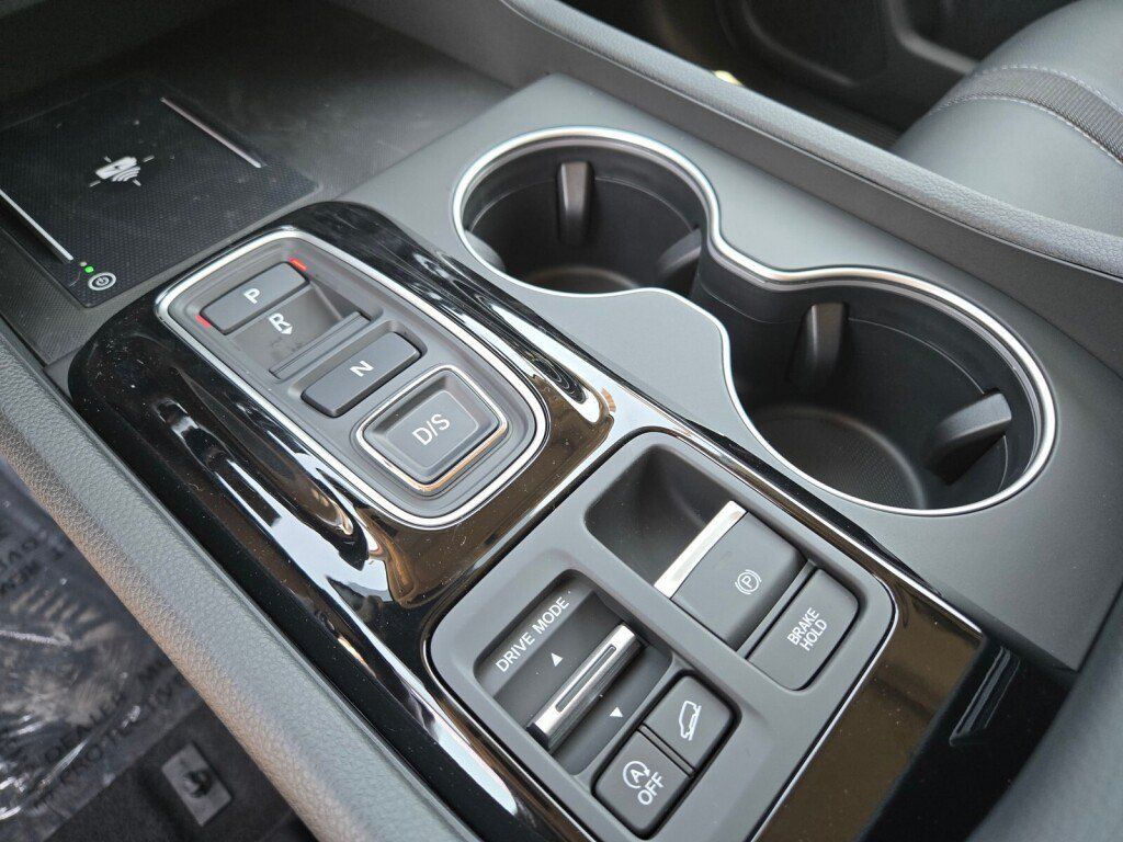 New 2025 Honda Pilot Touring image 16