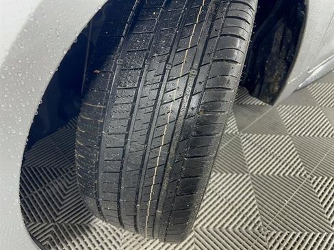 Used 2020 Toyota Corolla SE image 11