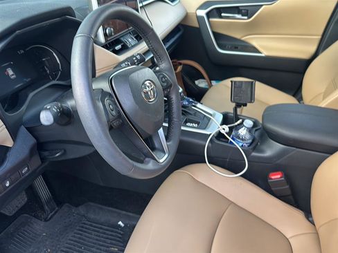 Used 2025 Toyota RAV4 XLE Premium w/ Weather Package AWD/4WD image 6