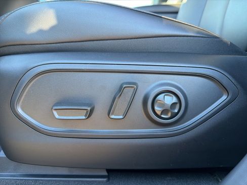 New 2025 Jeep Grand Cherokee L Limited image 37