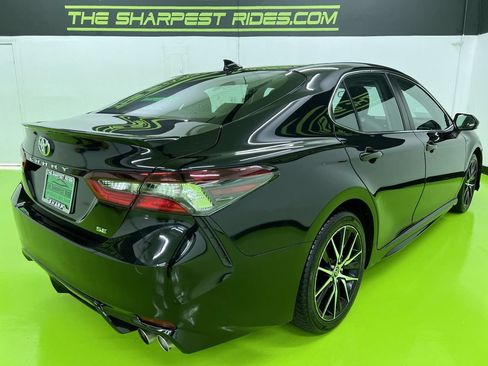 Used 2021 Toyota Camry SE FWD image 10
