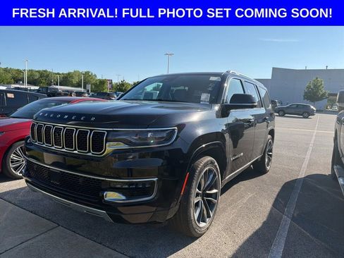 Used 2024 Jeep Wagoneer Series III w/ Premium Group I AWD/4WD image 1