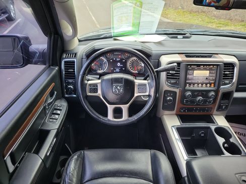 Used 2014 RAM 2500 Laramie w/ Black Appearance Group image 10