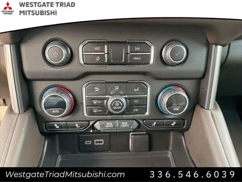 Used 2023 Chevrolet Suburban Z71 w/ Luxury Package AWD/4WD image 20