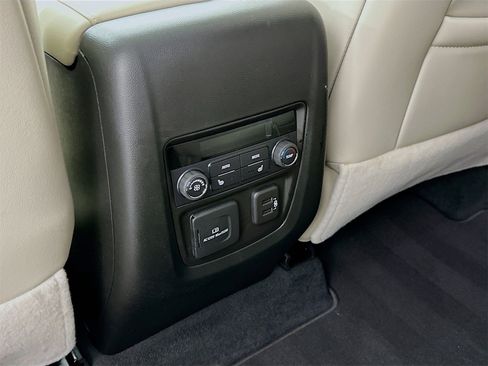 Used 2024 Buick Enclave Avenir w/ Avenir Technology Package image 28