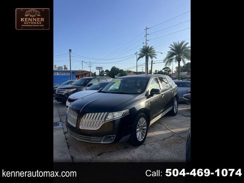 Used 2010 Lincoln MKT 2WD image 1