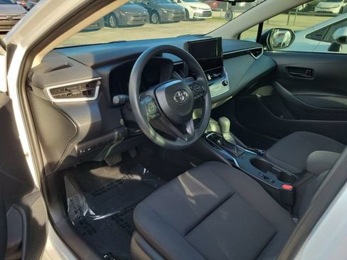 Used 2026 Toyota Corolla LE FWD image 11