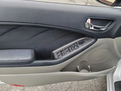 Used 2015 Kia Forte LX FWD image 11