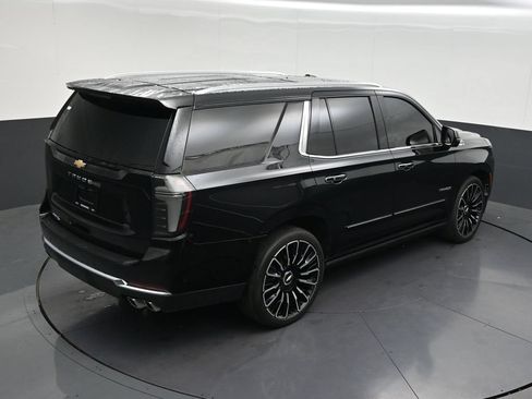 Used 2025 Chevrolet Tahoe High Country AWD/4WD image 21