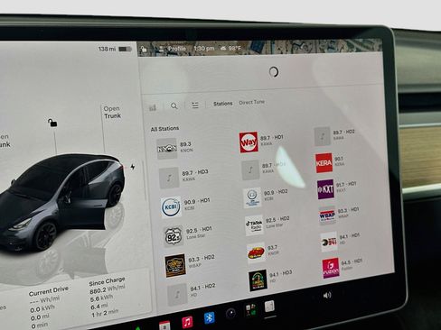 Used 2023 Tesla Model Y 2WD image 19