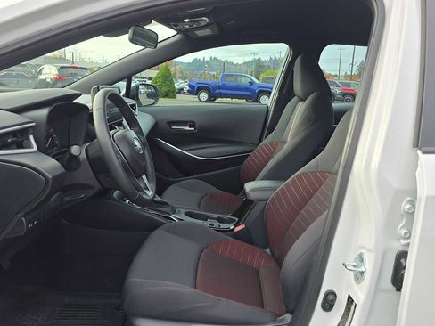 Used 2025 Toyota Corolla SE image 24