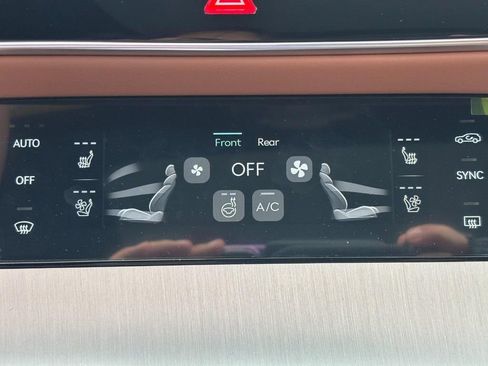 Used 2026 Genesis GV70 2.5T Advanced image 18