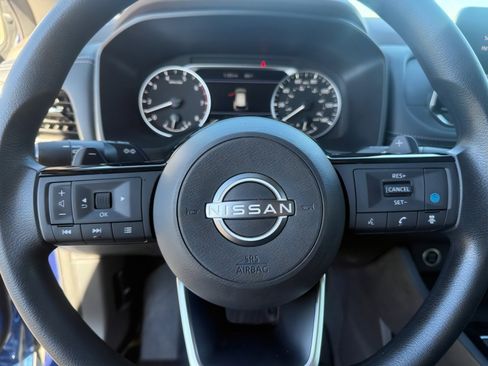 Used 2023 Nissan Rogue SV image 27