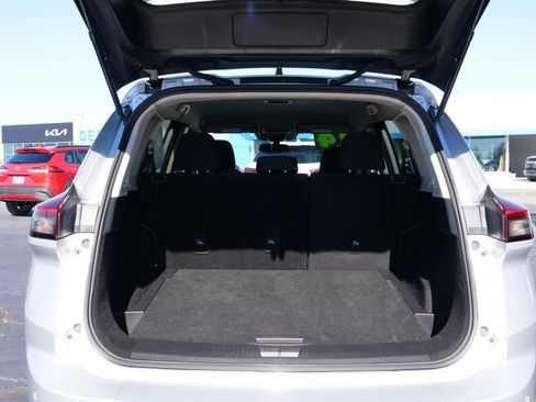 Used 2024 Nissan Rogue S image 14