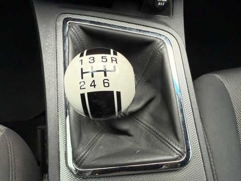 Used 2013 Dodge Challenger R/T RWD image 2