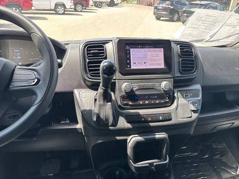 Used 2025 RAM ProMaster 2500 FWD image 24