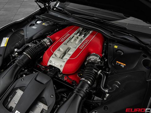 Used 2021 Ferrari 812 GTS RWD image 12