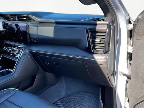 Used 2024 GMC Sierra 2500 AT4X w/ AT4X AEV Edition image 18